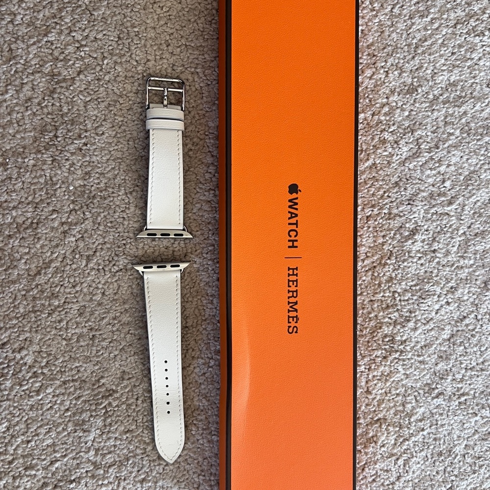 Apple Watch Hermès 41mm Blanc Single Tour Leather Band – Authentic